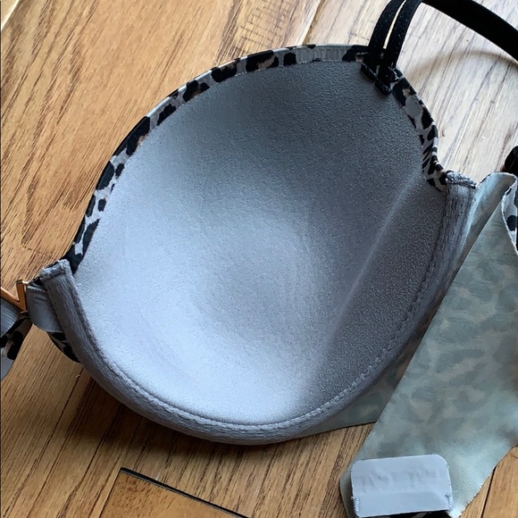 Victoria secret lined Demi - Picture 6 of 6